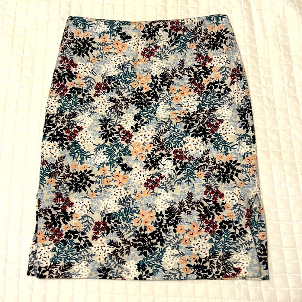 SOLD- Loft Fitted Floral Skirt with Side Slits